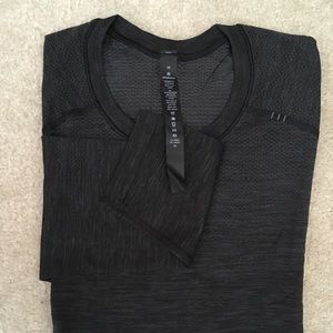 Lululemon Metal Vent Tech Long Sleeve Shirt